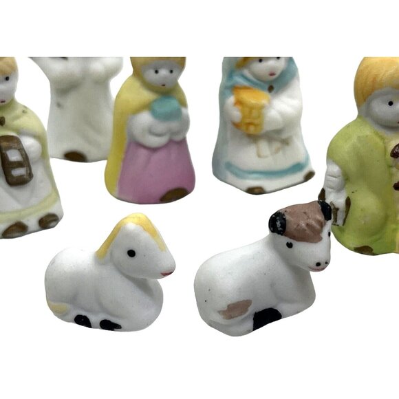 Miniature Nativity Scene Porcelain 10 Piece Set Vintage - Picture 4 of 12